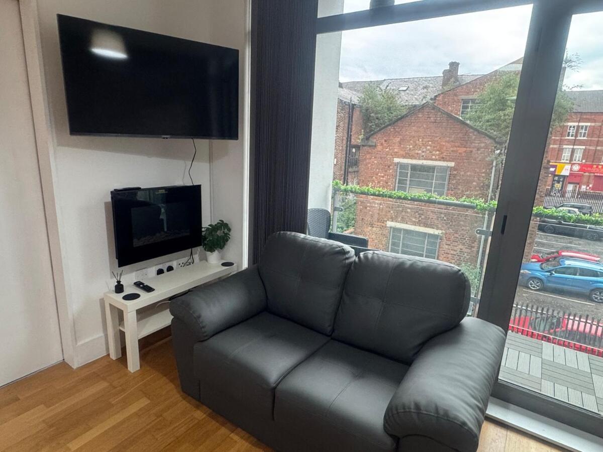 2 Bedroom - Henry St Ливерпуль